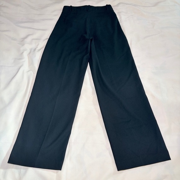 Aritzia- The Effortless Pant (Re)fined Black Size 4 High Waist Trousers - Picture 5 of 9